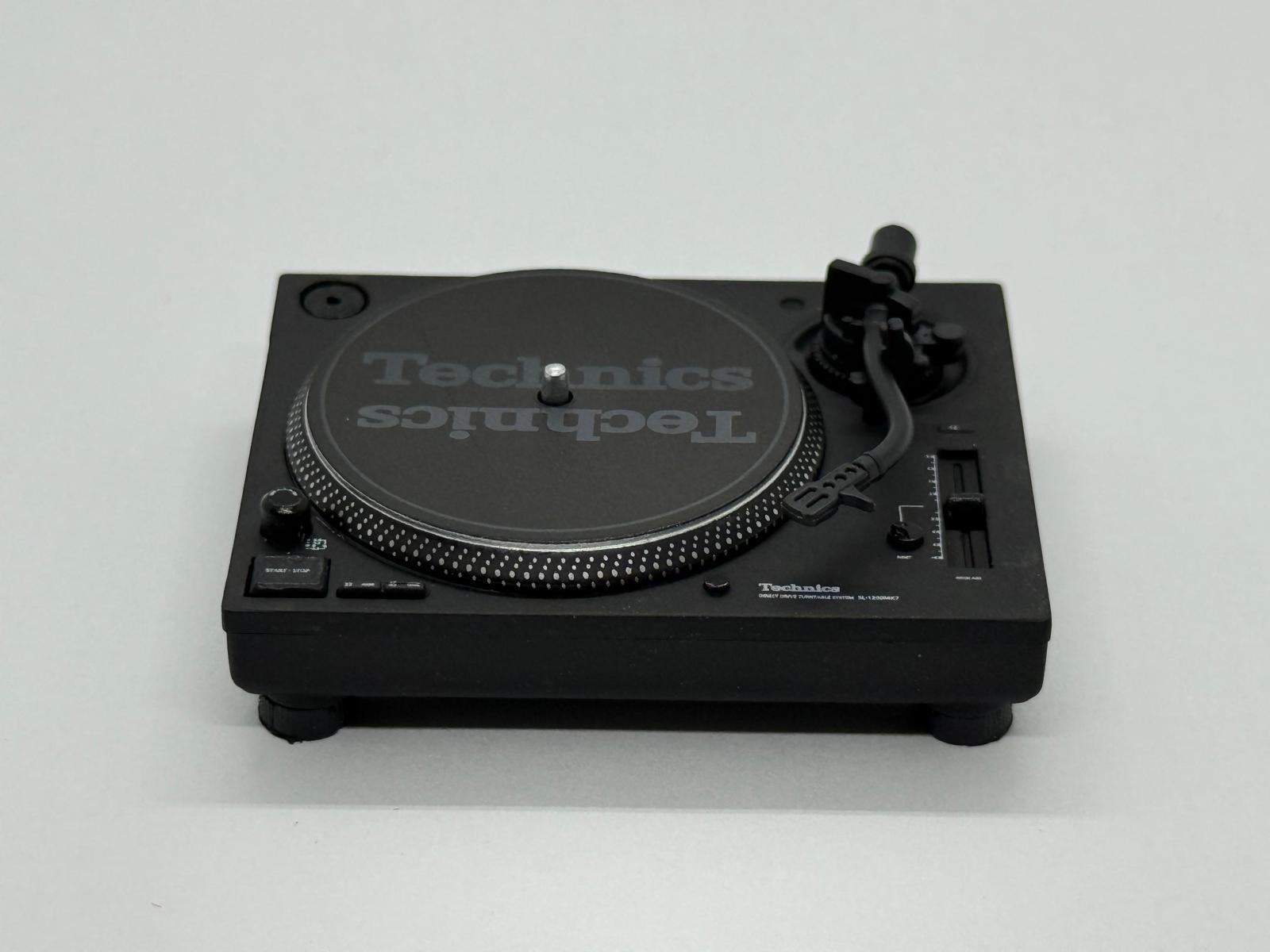 Technics SL-1200 MK7 (SCHWARZ) MINIATURE COLLECTION
