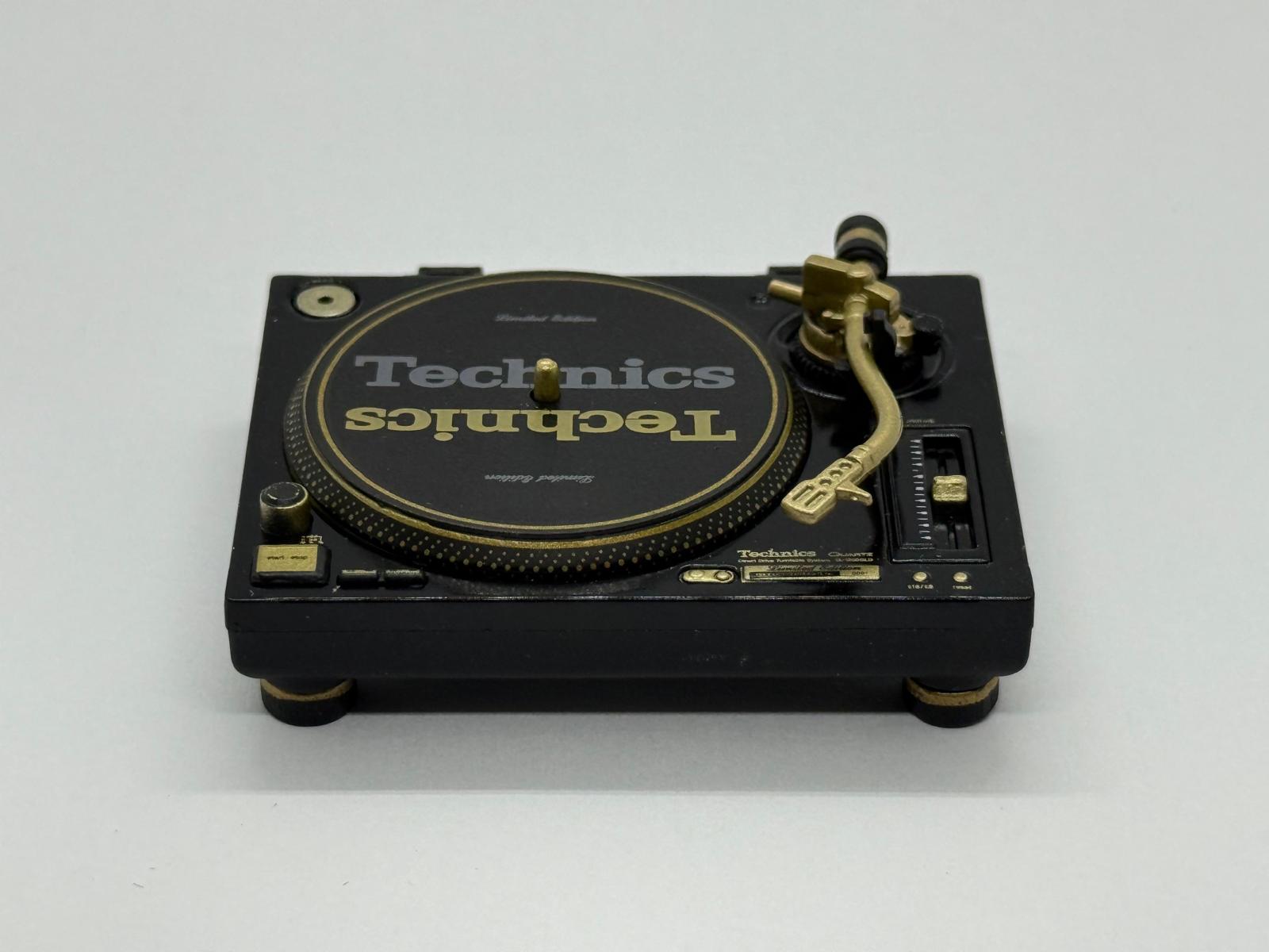 Technics SL-1200 GLD MINIATURE COLLECTION